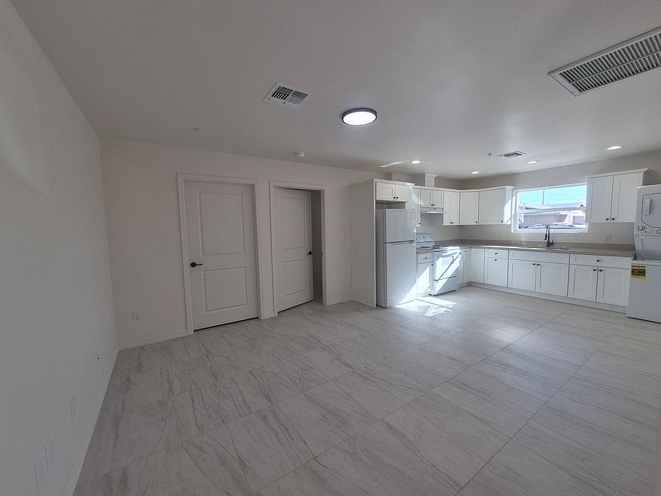 1st image of 270 S 3rd Ave #1