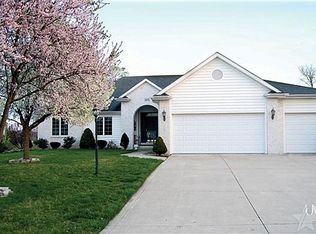 1031 Deer Cliff Ct, Fort Wayne, IN 46804