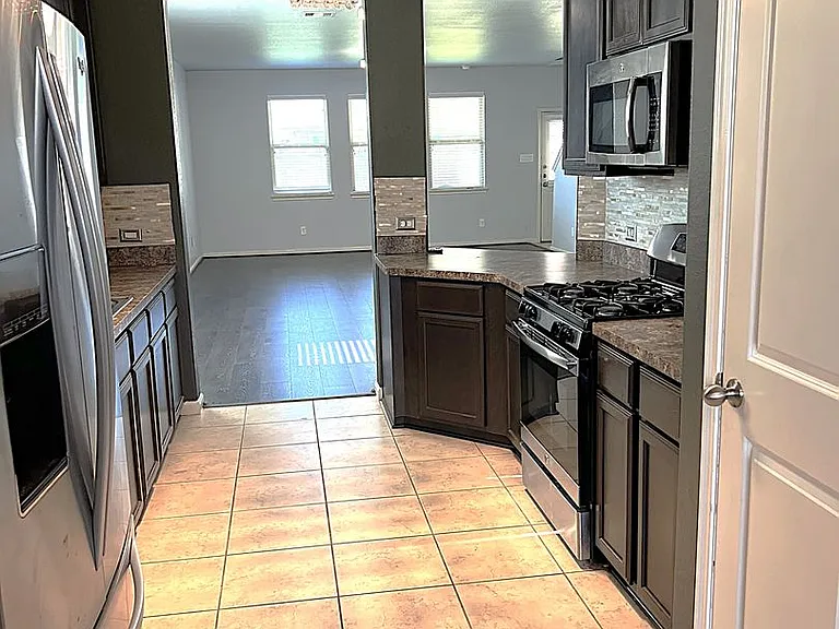 15631 Marble Bluff Ln — Photo 9
