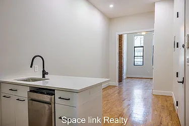 Rented by Space Link Realty