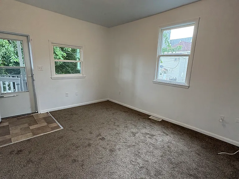 226 Mulberry Al — Photo 5