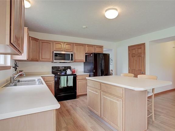 5th image of 17015 Troy Ln