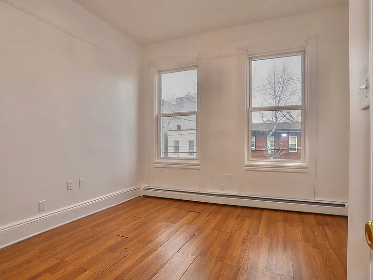 119 Zabriskie St #3 — Photo 4