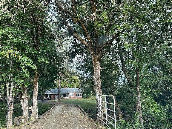 2nd image of 13756 Buckhorn Rd