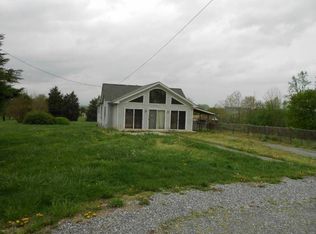 158 Redwood Rd, Glade Hill, VA 24092