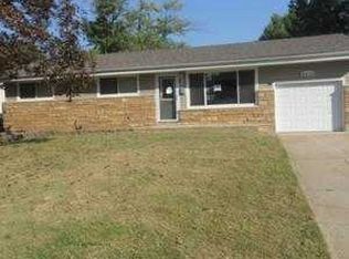 2235 Hollis Dr, Saint Louis, MO 63136