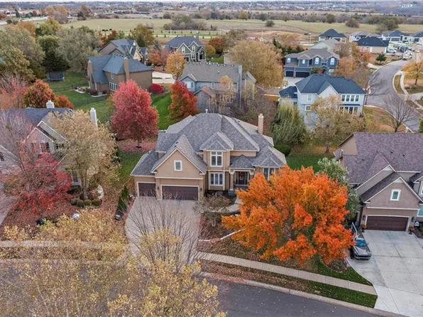 11245 S Lewis Dr, Olathe, KS 66061