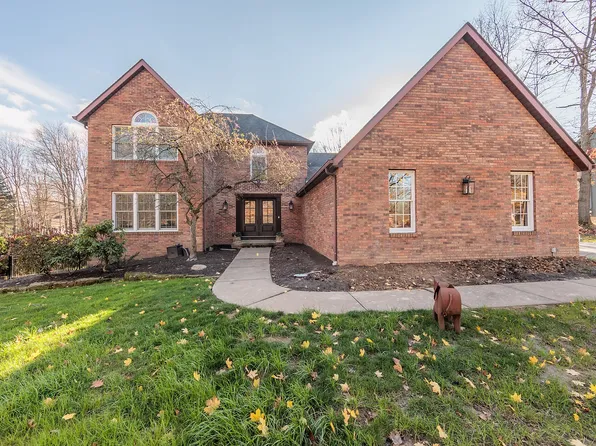 8420 Timber Trl, Brecksville, OH 44141