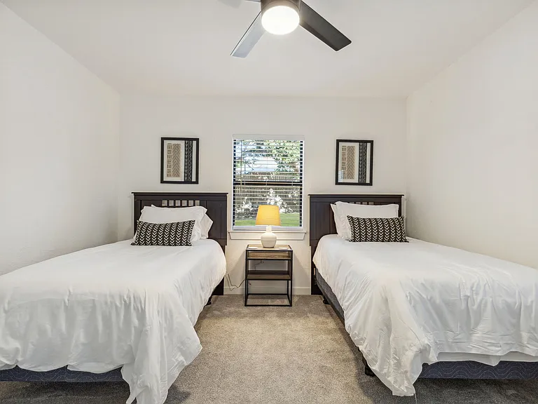 2015 Camelot Dr — Photo 12