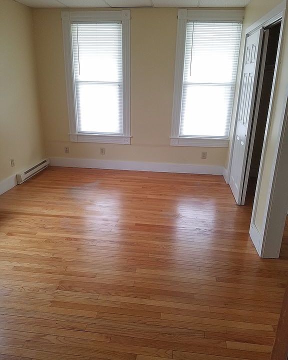 1st image of 618-620 Gibbons St #4