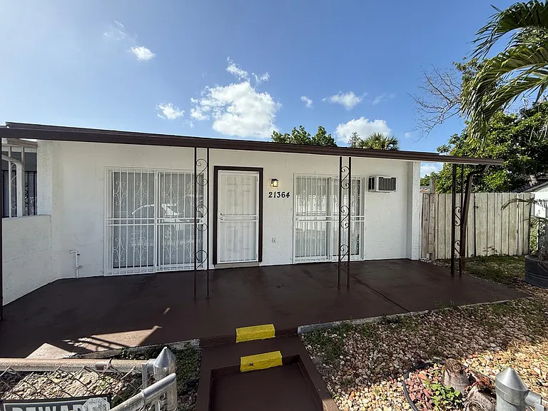 21364 NW 40th Circle Ct — Photo 12