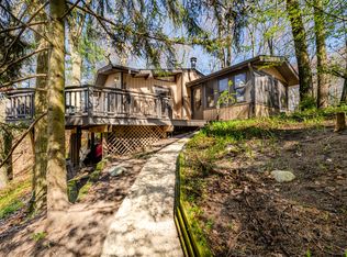 28310 Shorewood Dr, Covert, MI 49043