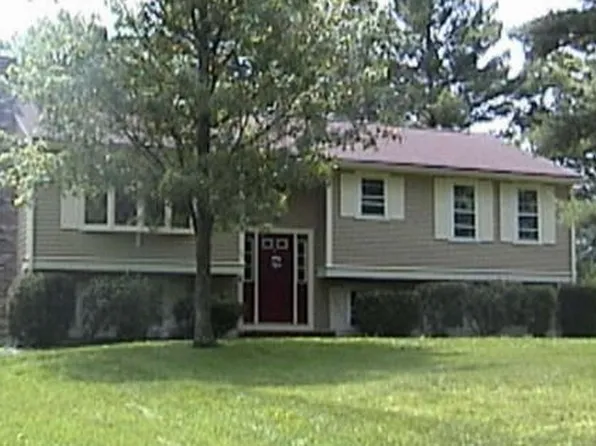 66 Mill St, Pembroke, MA 02359