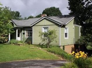 1202 Southwest Ave, Johnson City, TN 37604