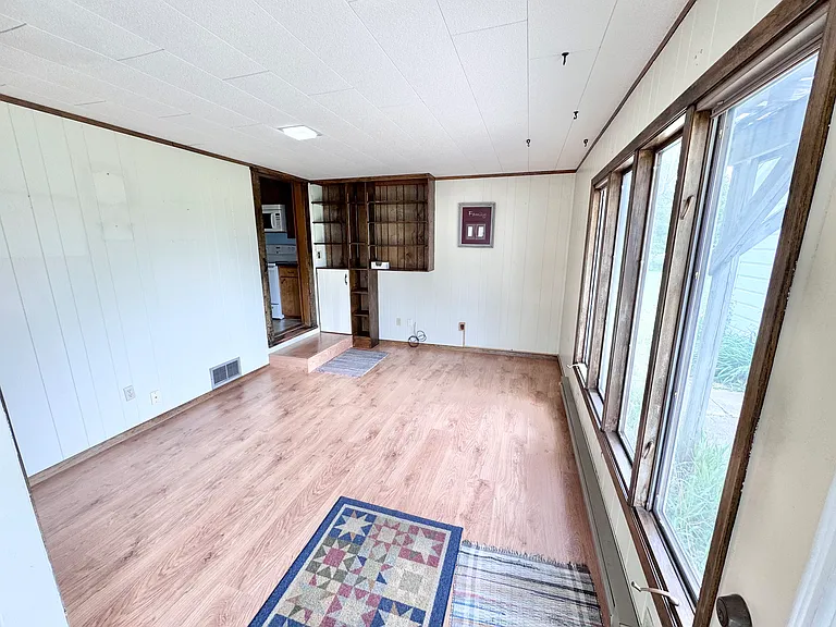 1016 Pleasant St — Photo 16