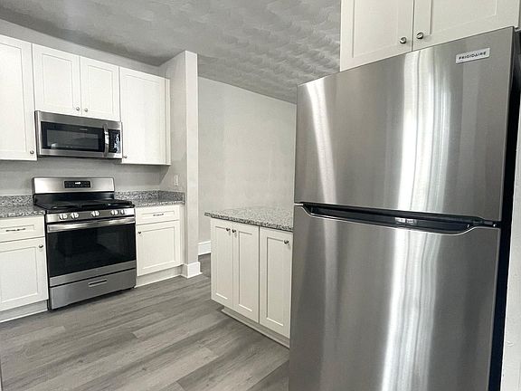 2nd image of 527 37th St #1