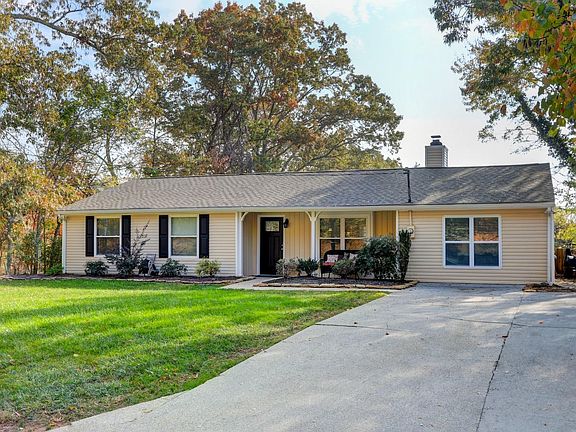 4th image of 1700 Harts View Dr