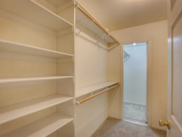4804 Edgewater Dr — Photo 26