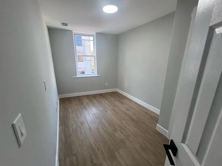 434 W Side Ave #1 — Photo 10