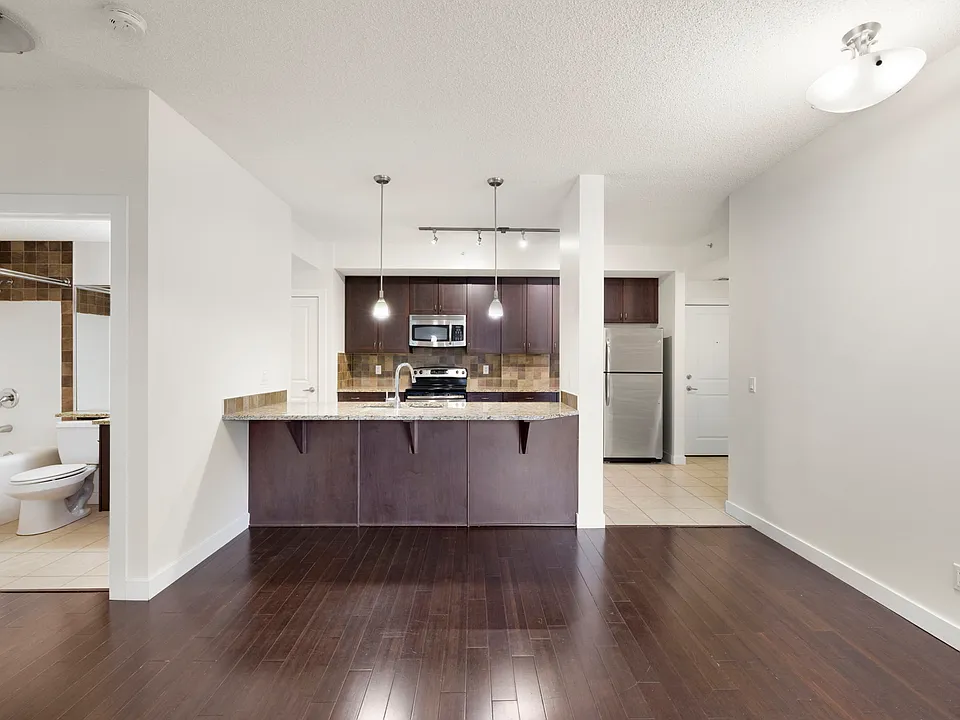 108 25th Ave SW #401