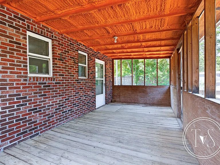 113 Elm St — Photo 28