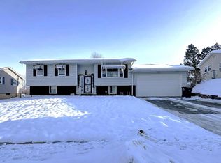 8119 10th St W, Rock Island, IL 61201