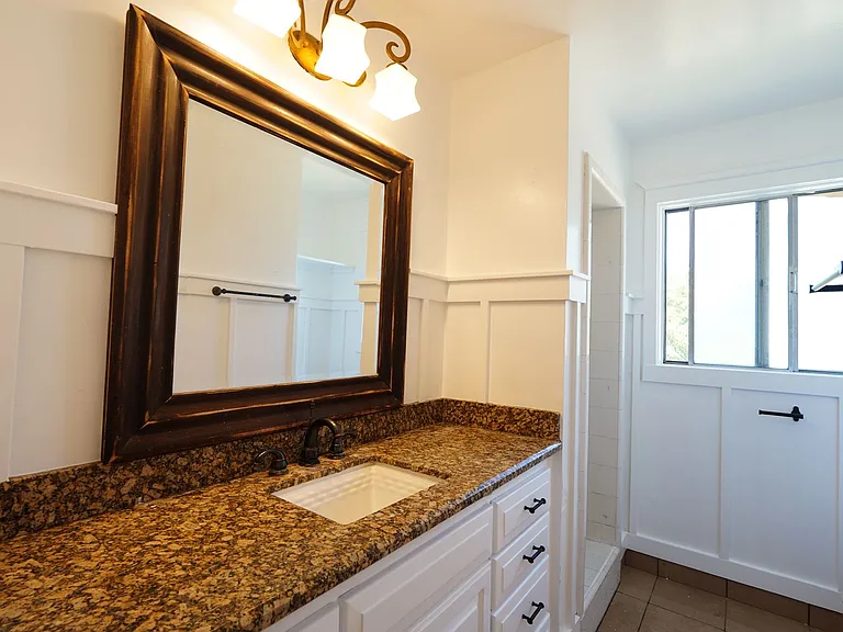 719 Esther Way — Photo 23