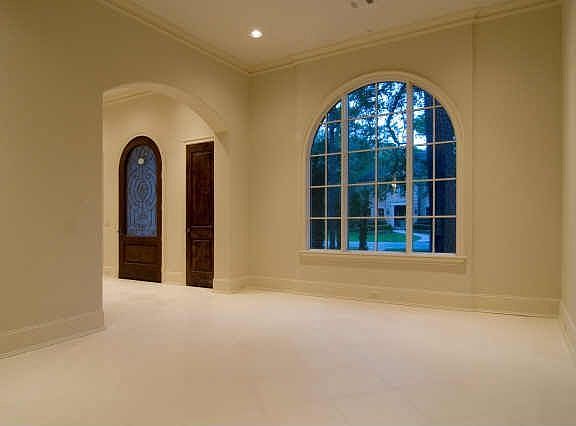 5th image of 301 Lindenwood Dr