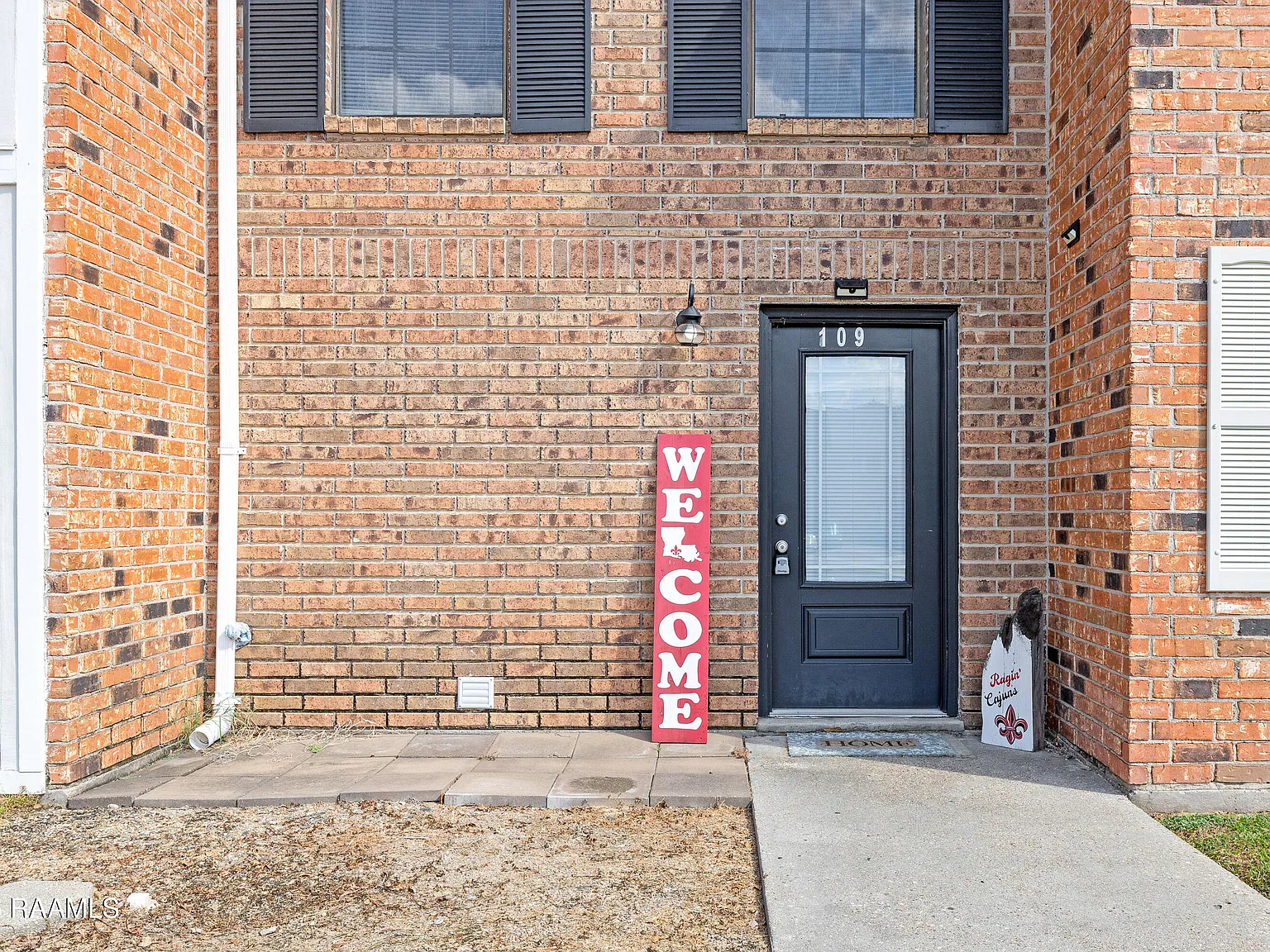 2 bed, 1.5 bath, 1150 sqft, $1,100 — Photo 3