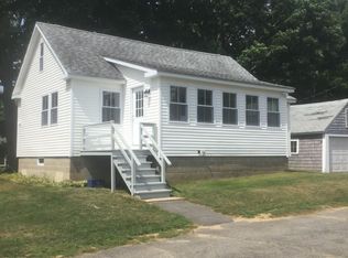 2 Mellons Ln, Amesbury, MA 01913