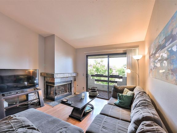 3rd image of 2425 Cranston Dr Unit 34