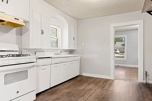 802 W Navasota St Photo 1