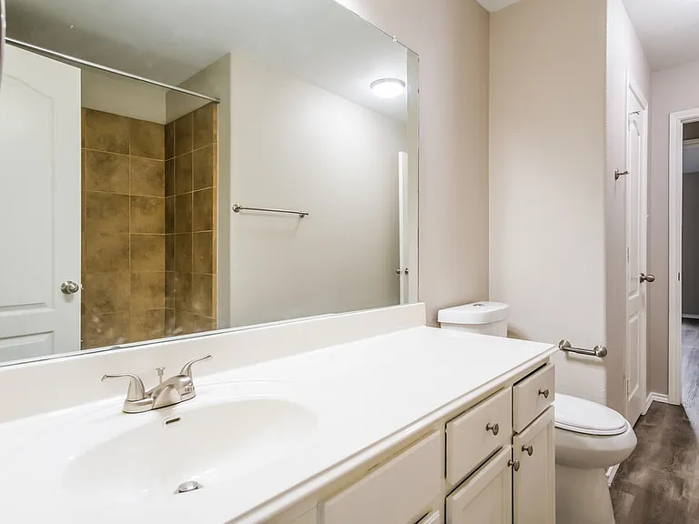 837 Clear Springs Holw — Photo 14