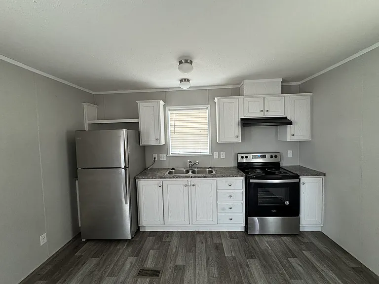 C4 Trailerville Ct — Photo 3