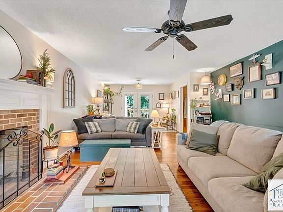 4th image of 233 James Rd