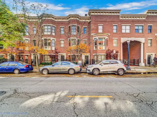 1719 W Belmont Ave, Chicago, IL 60657