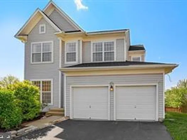 9353 Cougar Ct, Manassas Park, VA 20111