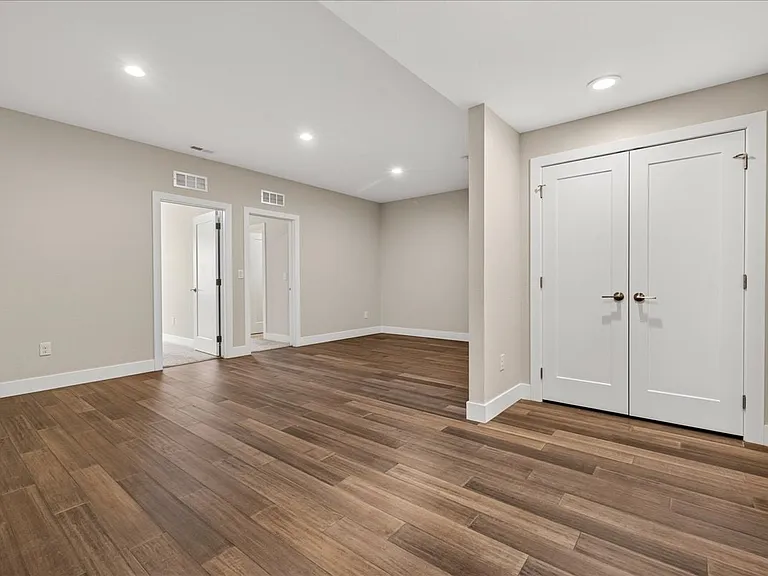 1407 Rogers Ct — Photo 33