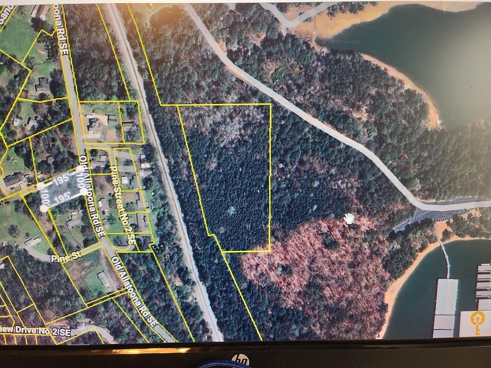 2nd image of 822A Old Allatoona Rd SE