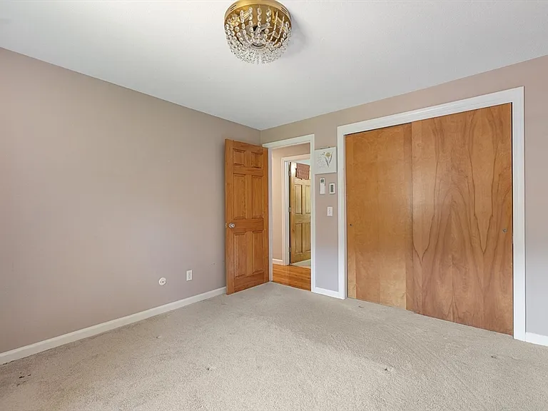 24 Hickory St — Photo 19
