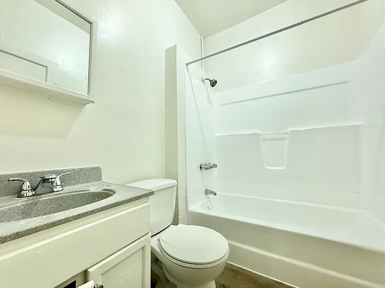 722 S Alvarado St #204 — Photo 6