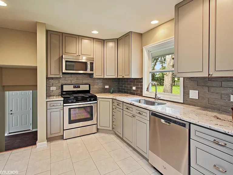 760 Summit Rd — Photo 6