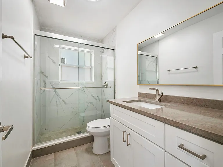 2100 N Seacrest Blvd — Photo 9