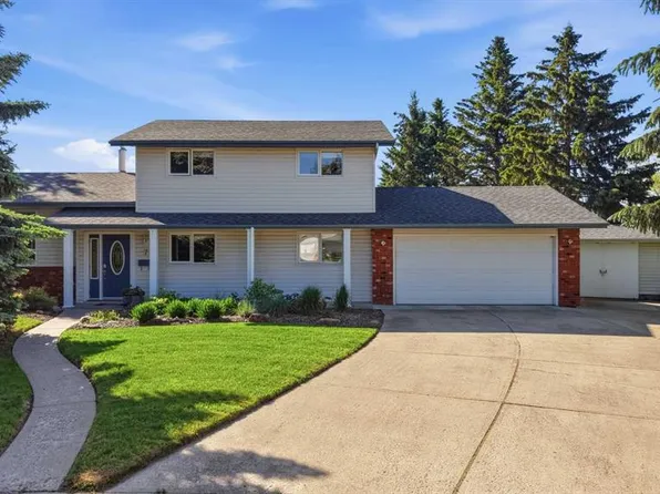 7 NW Oslo Close, Red Deer, AB T4N 5A5