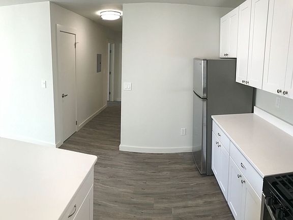 4th image of 320 7th Ave APT 18