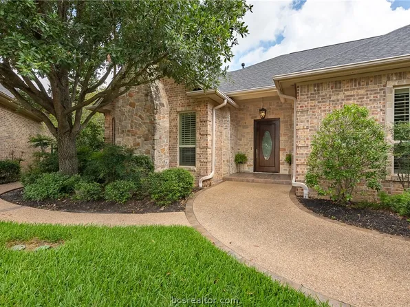 3808 Park Village Ct, Bryan, TX 77802