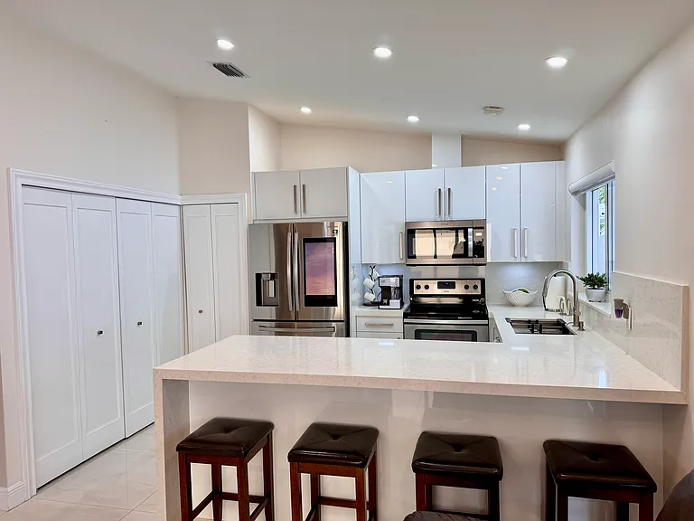 14333 SW 52nd St — Photo 10
