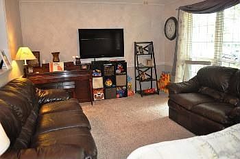 5th image of 2004 Mantilla Dr