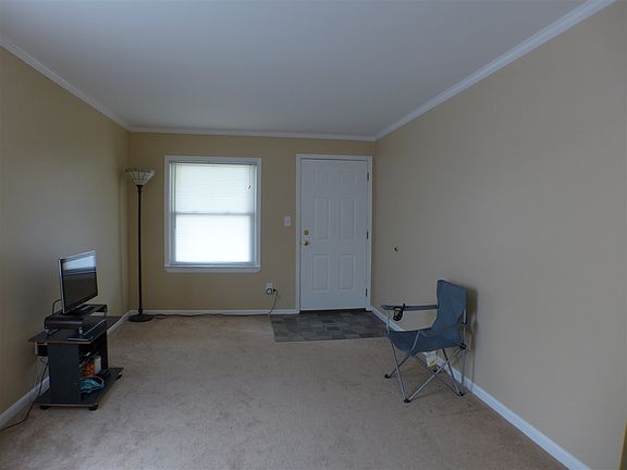 3rd image of 23010 Albion Ave