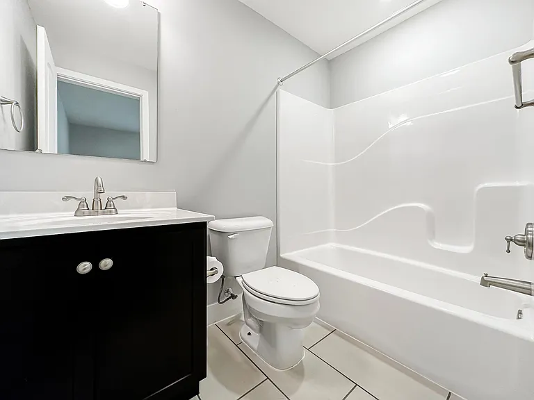Venango Apartments — Photo 10